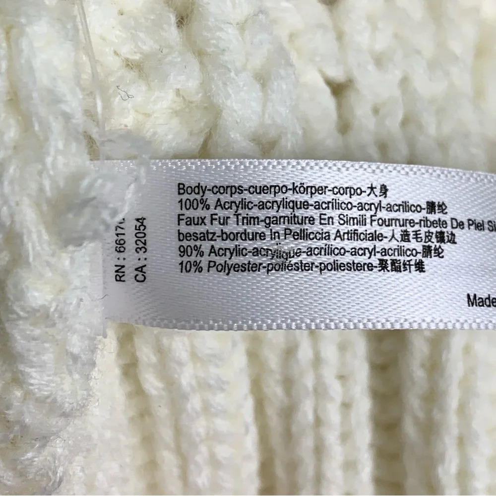 NWT Urban Outfitters Pom Hat Beanie - Picture 5 of 5